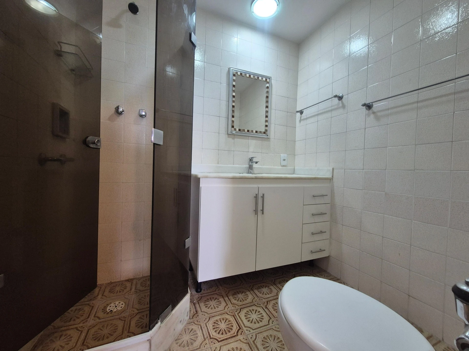 2-bedroom apartment in a building with a sauna — photo 51
