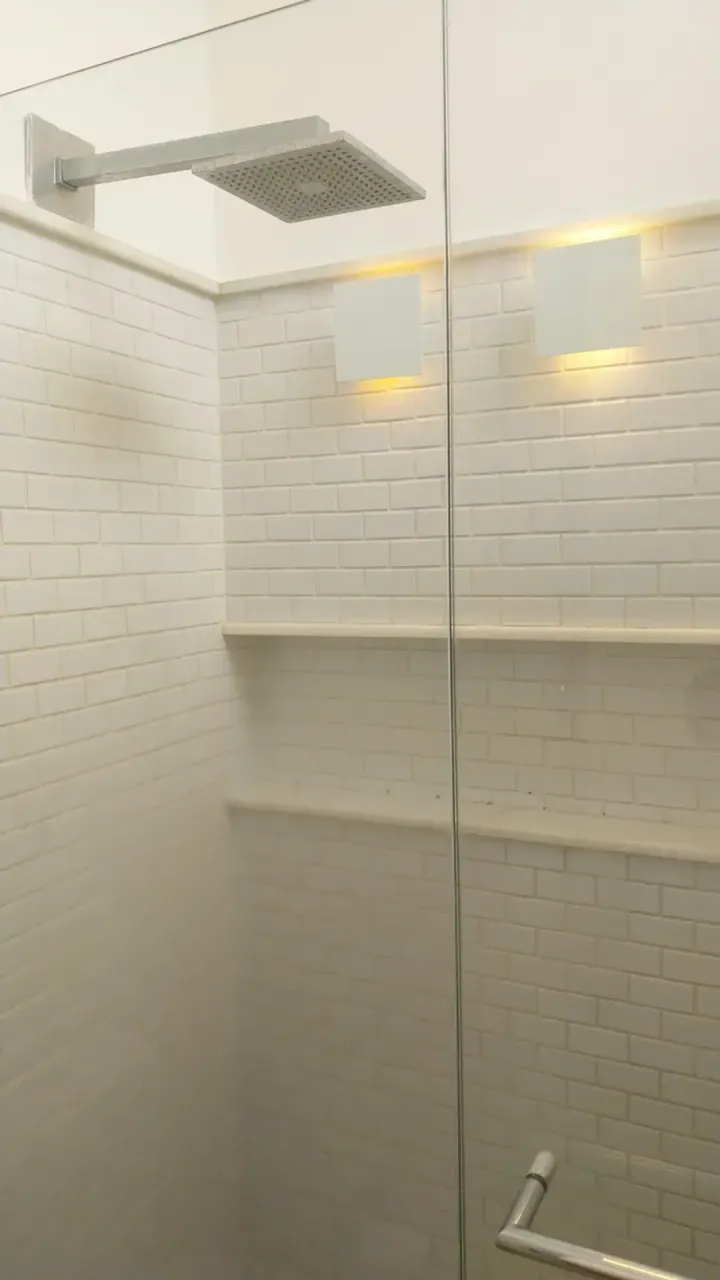 Furnished 1-bedroom apartment with 2 bathrooms — photo 12