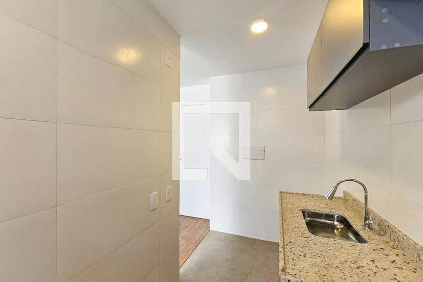 2-bedroom apartment in a building with a gym — photo 31