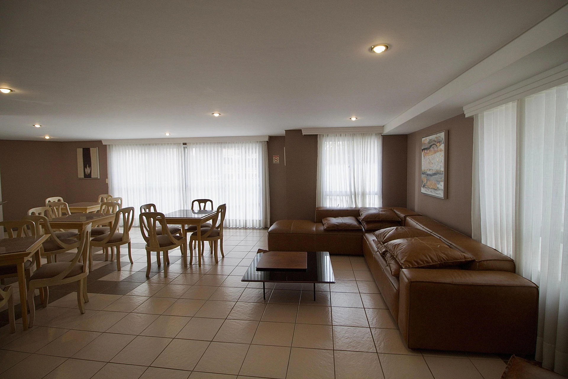 Floor-to-ceiling windows in a 2-bedroom apartment, 100 m² — photo 16