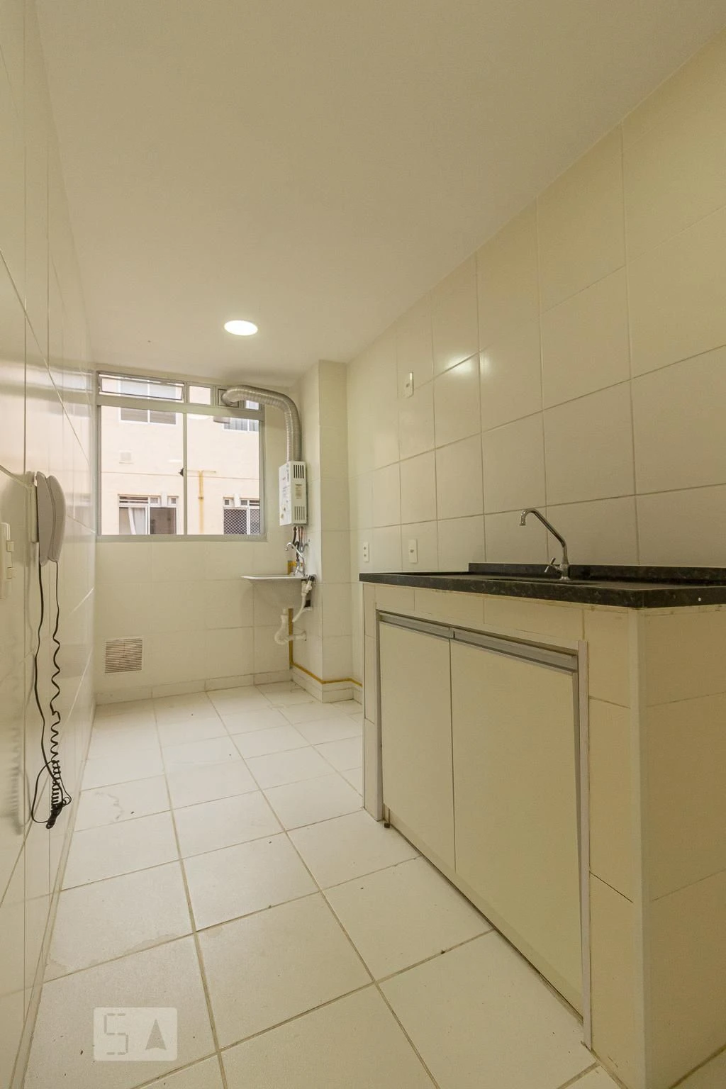 2-bedroom apartment with 1 bathroom and parking — photo 24