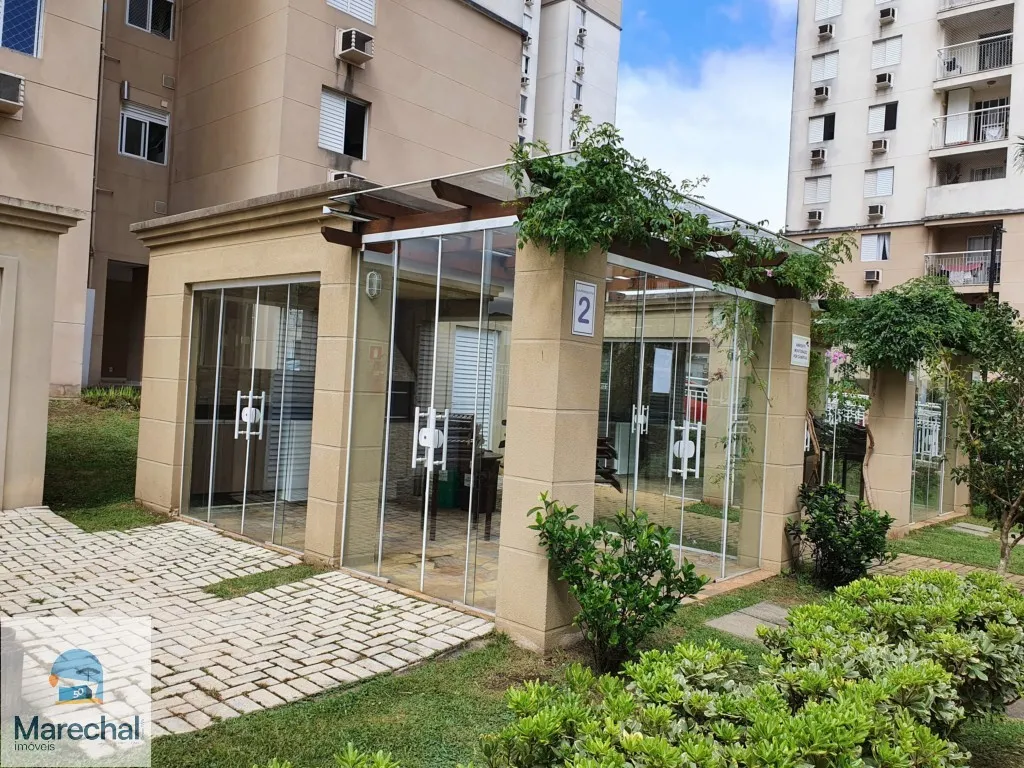 3-bedroom apartment in a building with a pool — photo 31