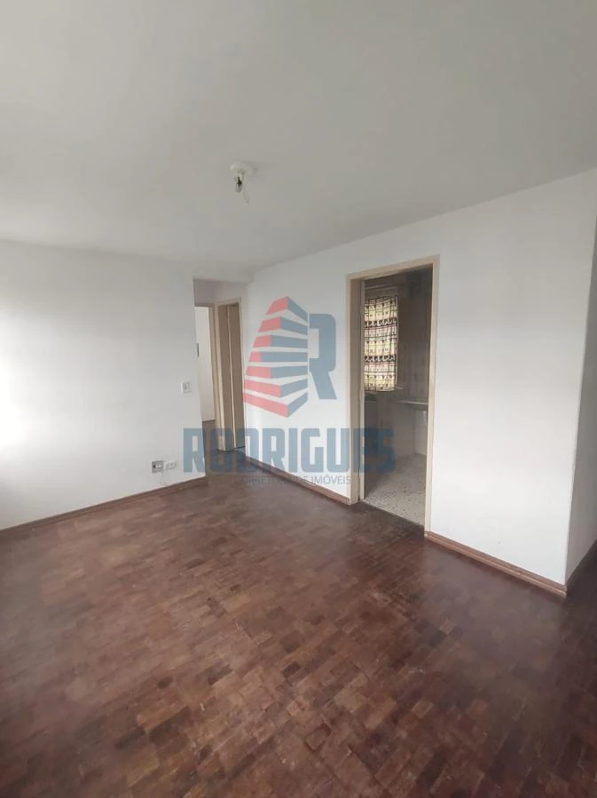 Wood or laminate floors in a 2-bedroom apartment, 41 m² — photo 5