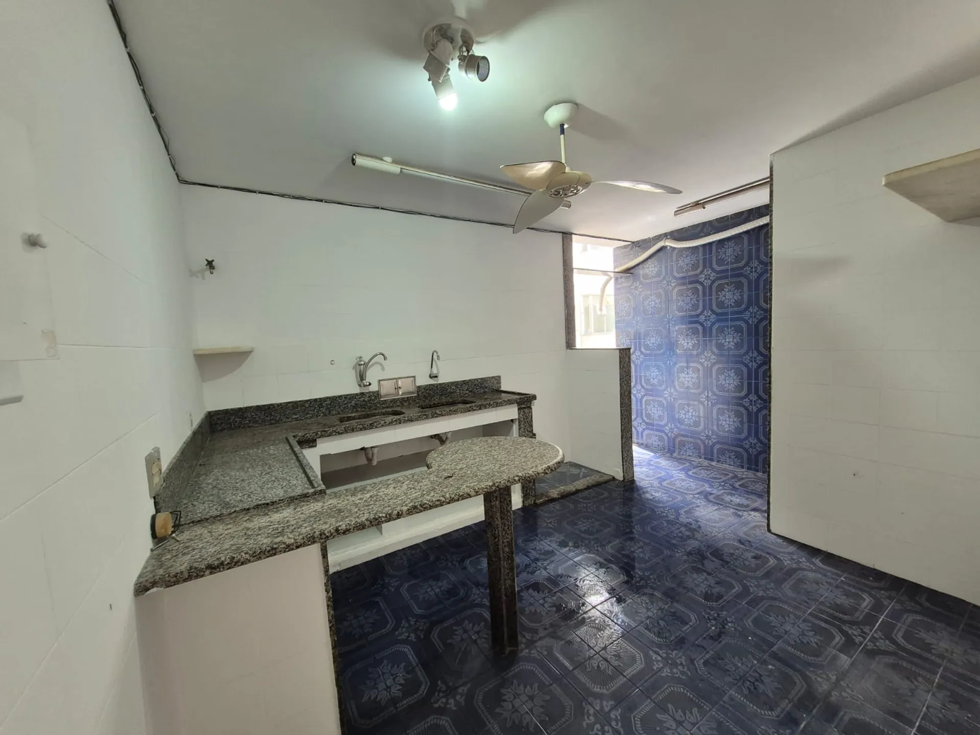 3-bedroom apartment with 3 bathrooms and city views — photo 27