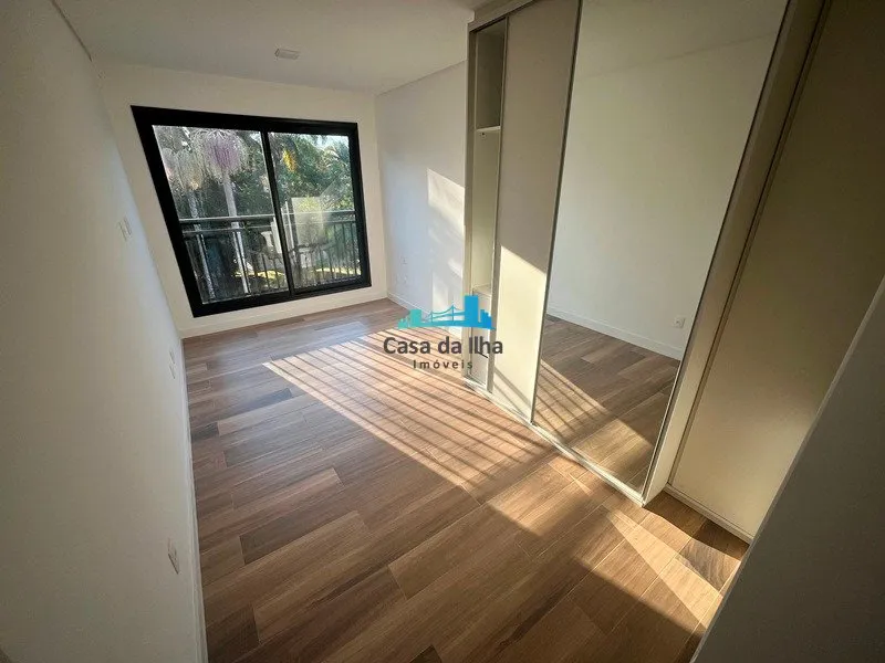4-bedroom house with a garden in Florianópolis — photo 3