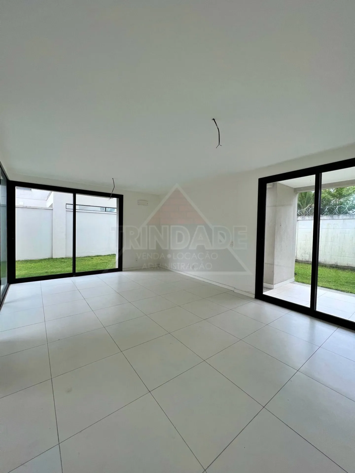Casa com 3 suítes, 4 vagas e 366 m² — photo 3