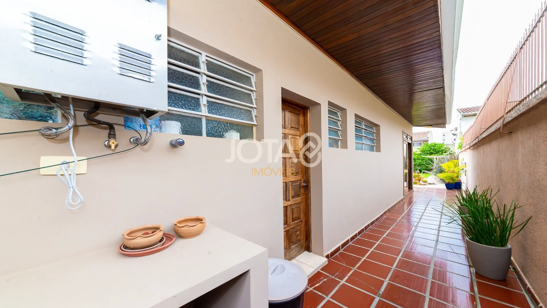 650 m² unfurnished house with 3 bedrooms and 4 parking — photo 22