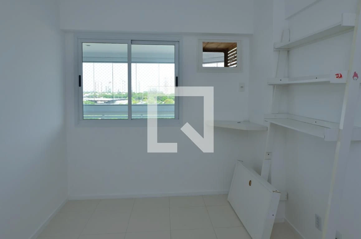 Квартира 80 м² із заскленим балконом та робочим місцем — photo 14