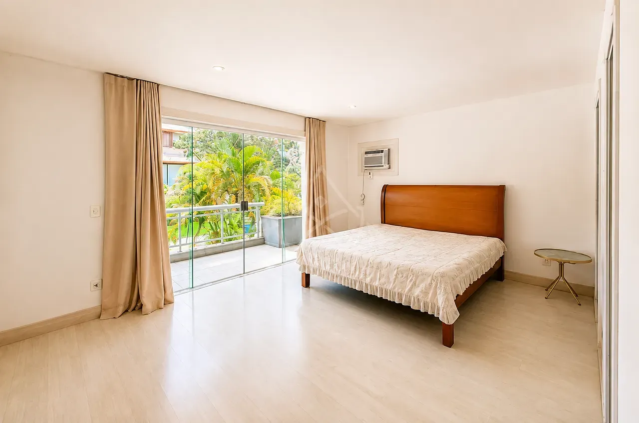 Furnished house, 773 m², with a bathtub — photo 9