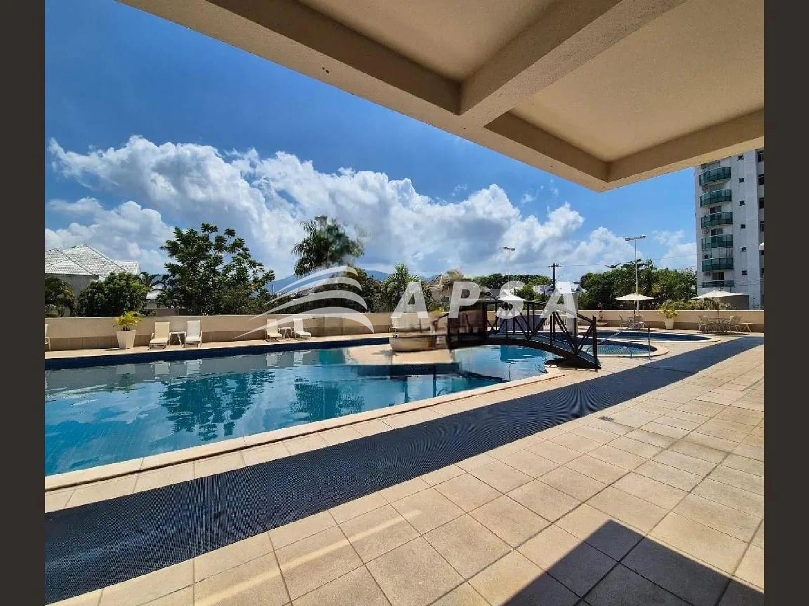 3-bedroom apartment with a glass-enclosed balcony — photo 11