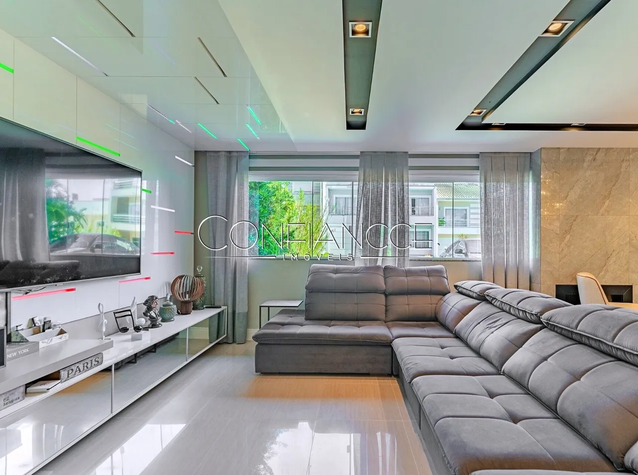 House for rent with 4 en-suite bedrooms, 314 m² — photo 4