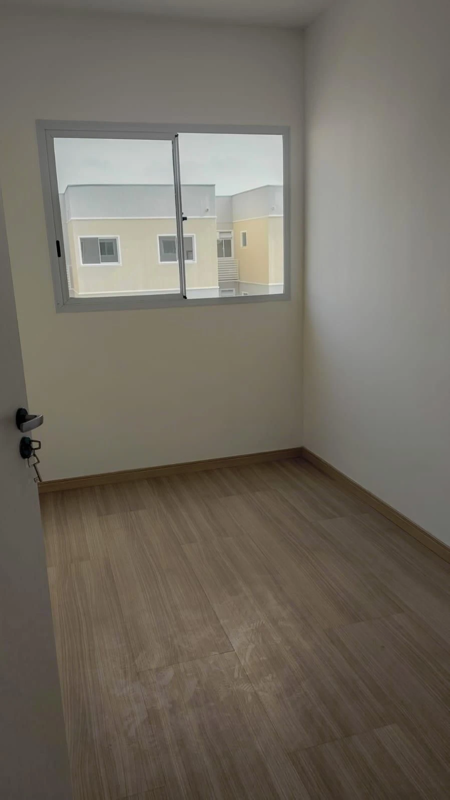 Apartamento com 2 quartos e 1 banheiro, com vaga