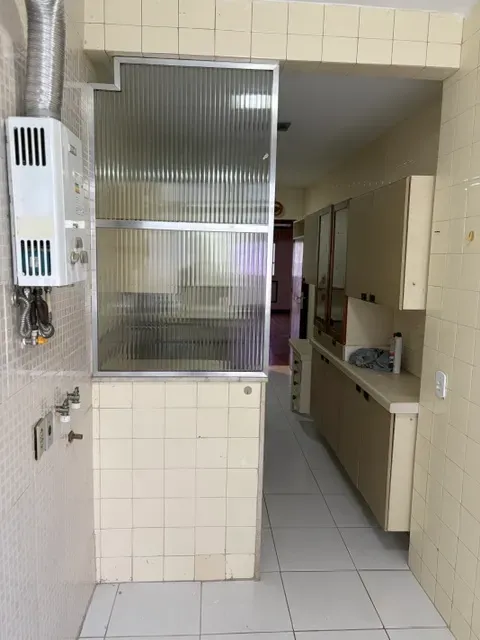 Unfurnished 3-bedroom apartment with 3 bathrooms — photo 43