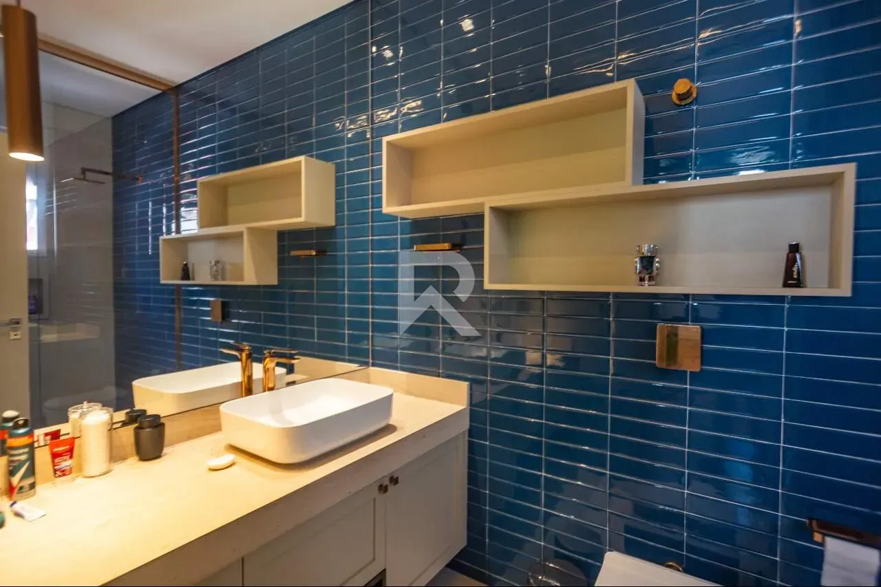 House with 4 en-suite bedrooms and private BBQ — photo 28