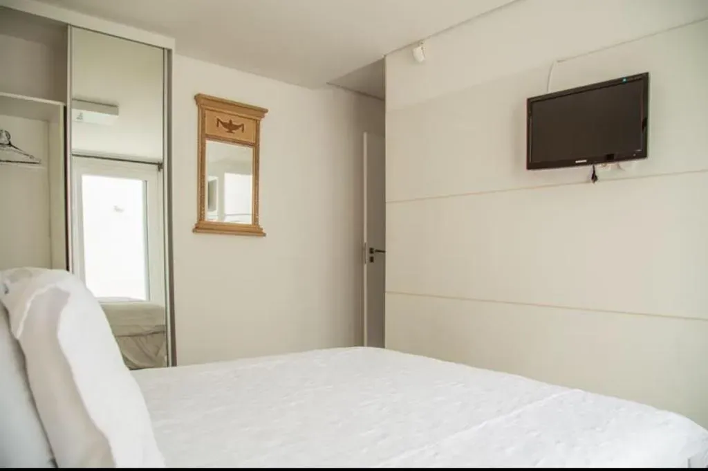 Casa com 6 suítes e área de piscina compartilhada — photo 16