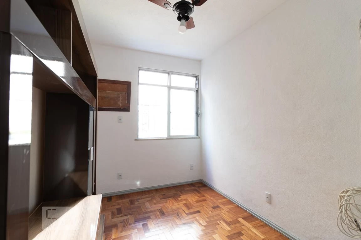 1 quarto e piso de madeira ou laminado: apartamento de 60 m² — photo 14