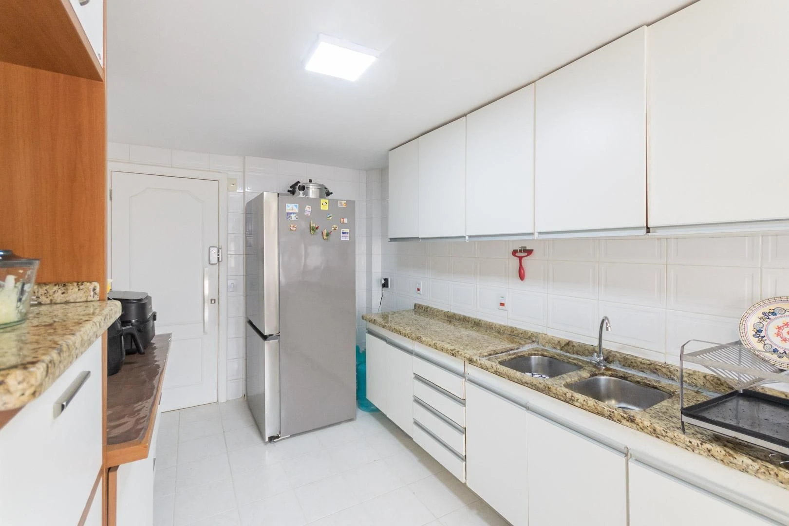 4-bedroom apartment with a mountain view in Rio de Janeiro — photo 79
