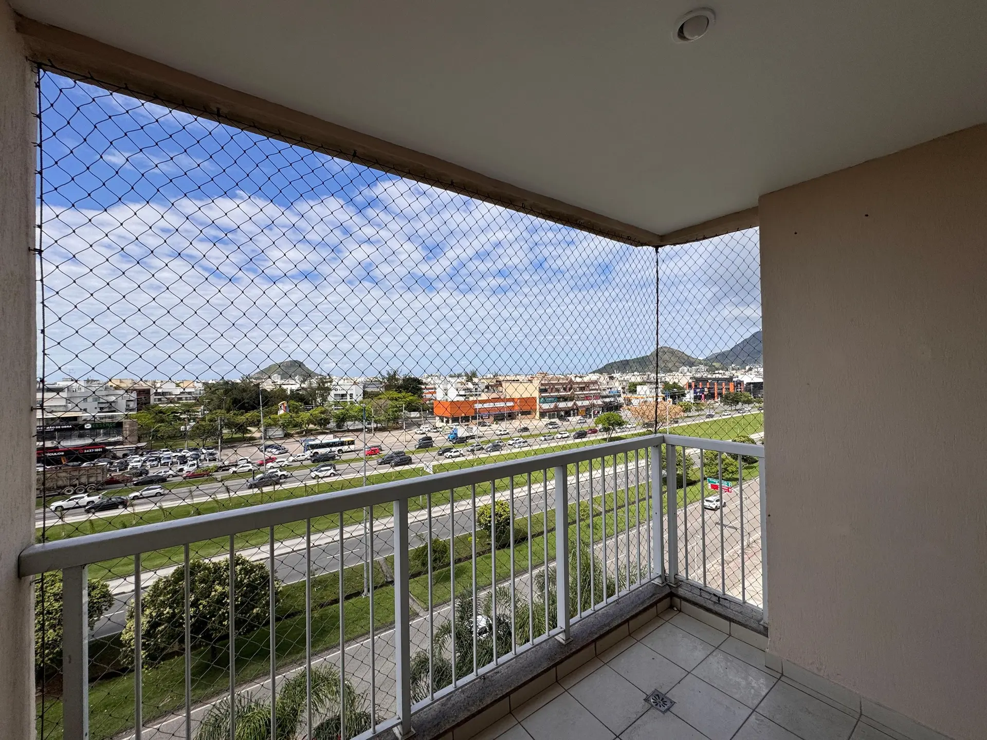 Mountain view in a 2-bedroom apartment, 74 m² — photo 9