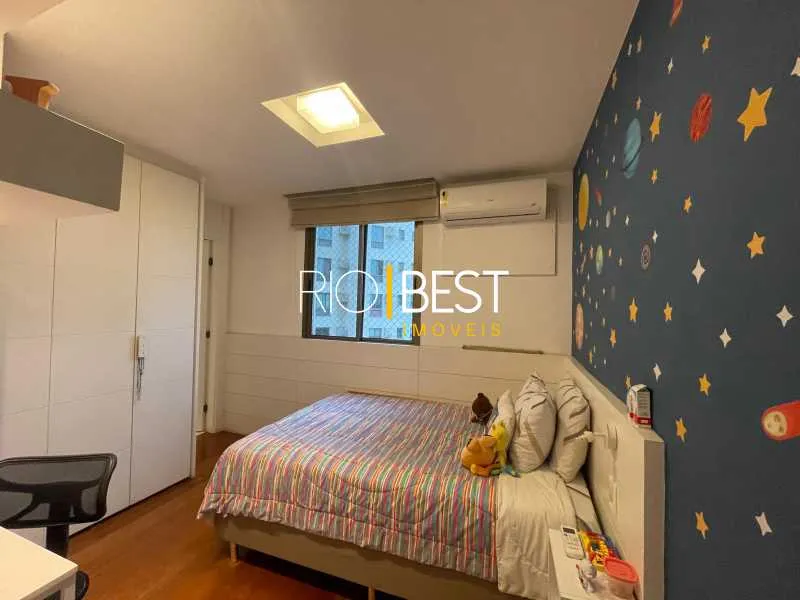 Apartamento de 4 quartos com cozinha integrada ao living — photo 3