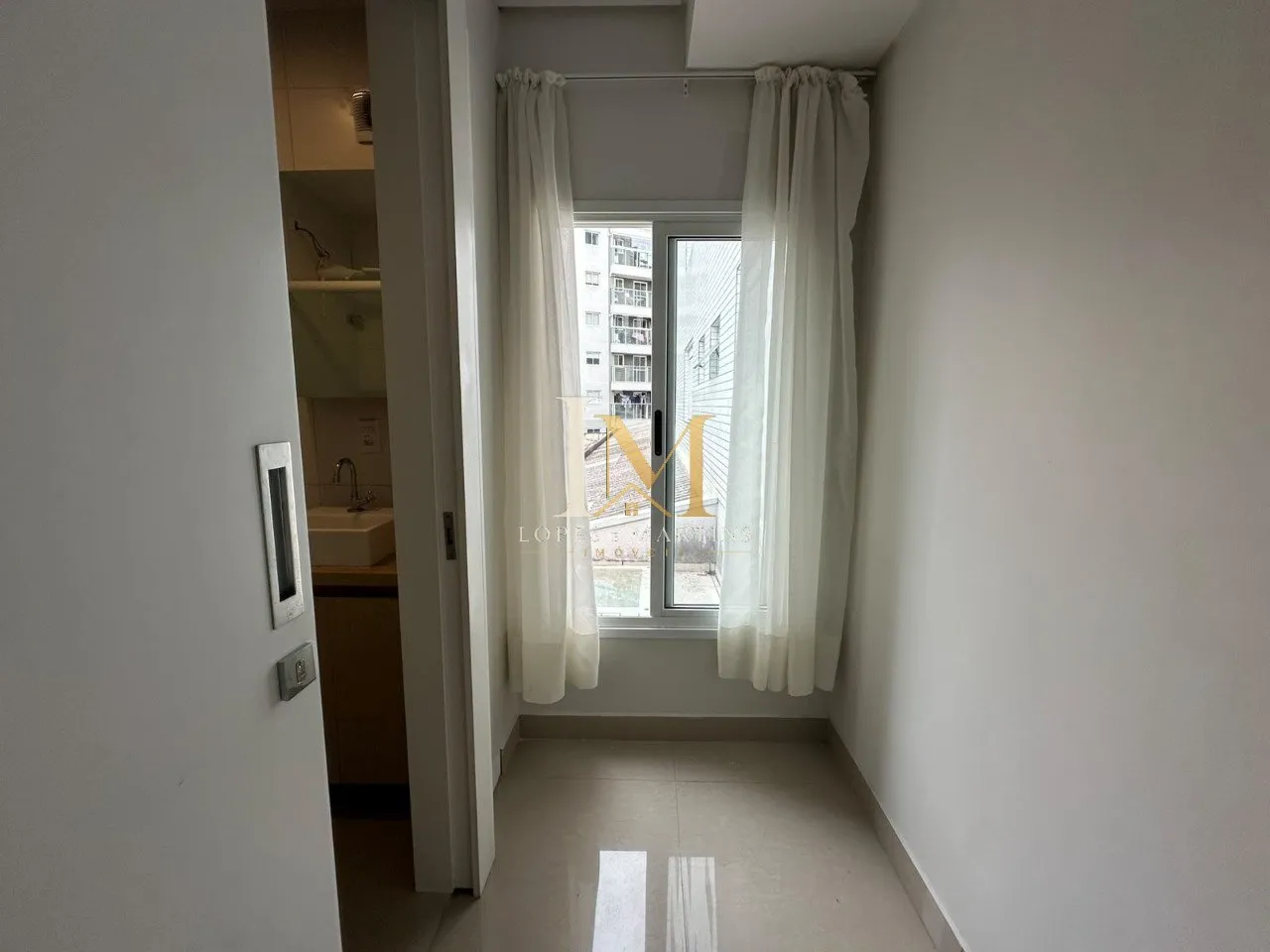 Furnished 40 m² studio in Curitiba — photo 10