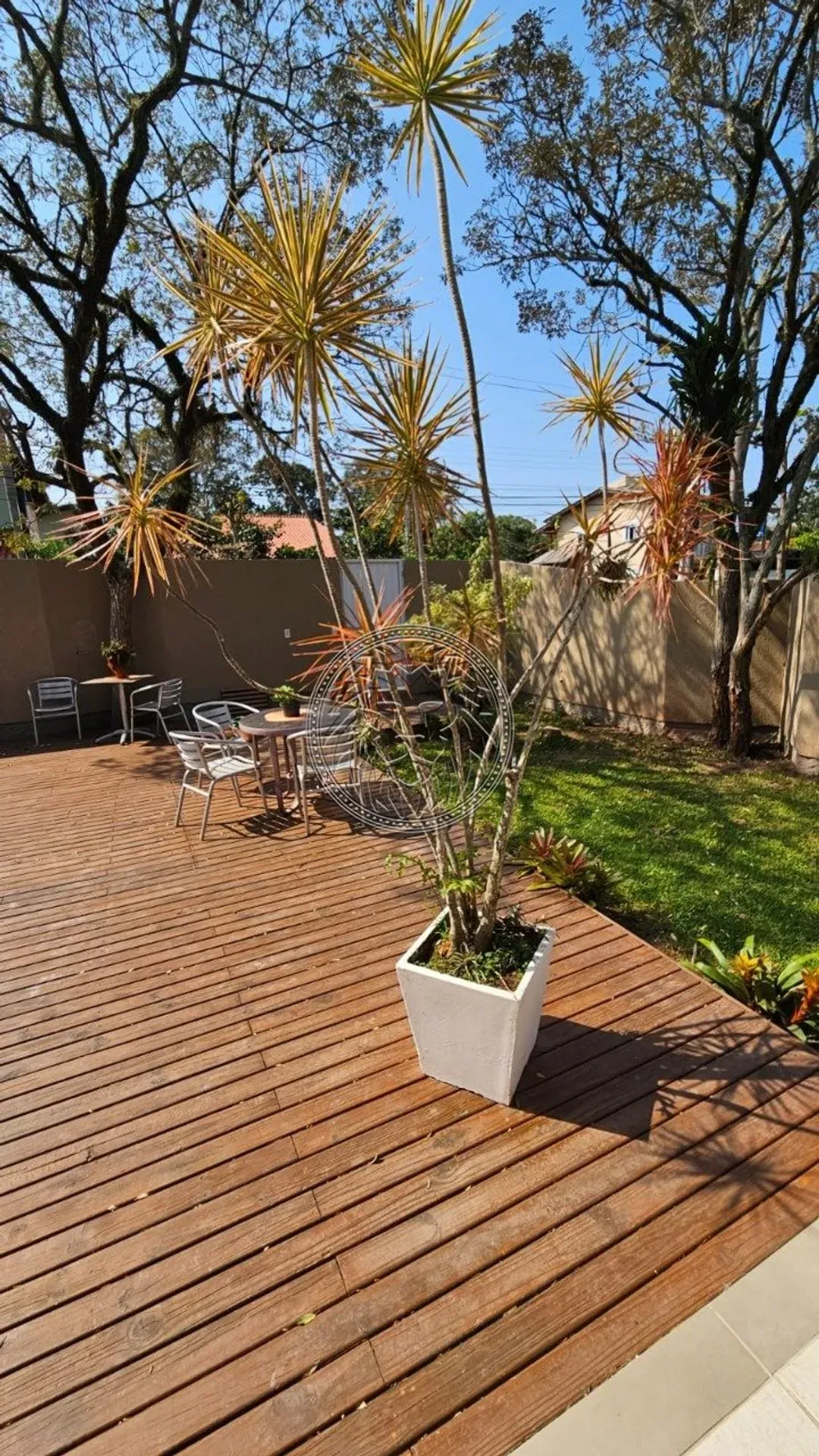 Casa en planta baja amueblada con 3 suites — photo 4