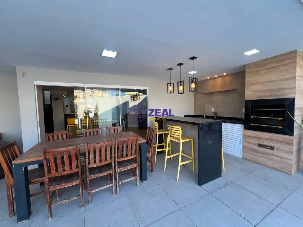 Casa de 280 m² com janelas do piso ao teto e varanda gourmet — photo 10