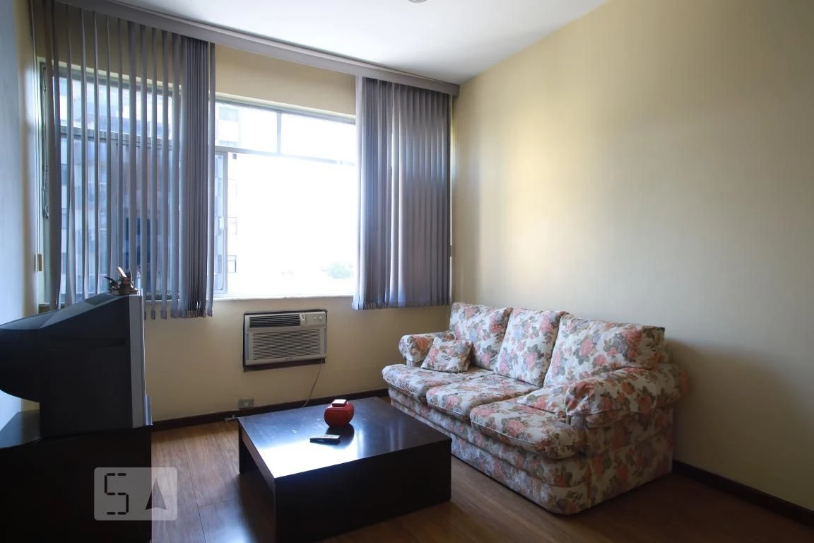 2-bedroom apartment with a mountain view