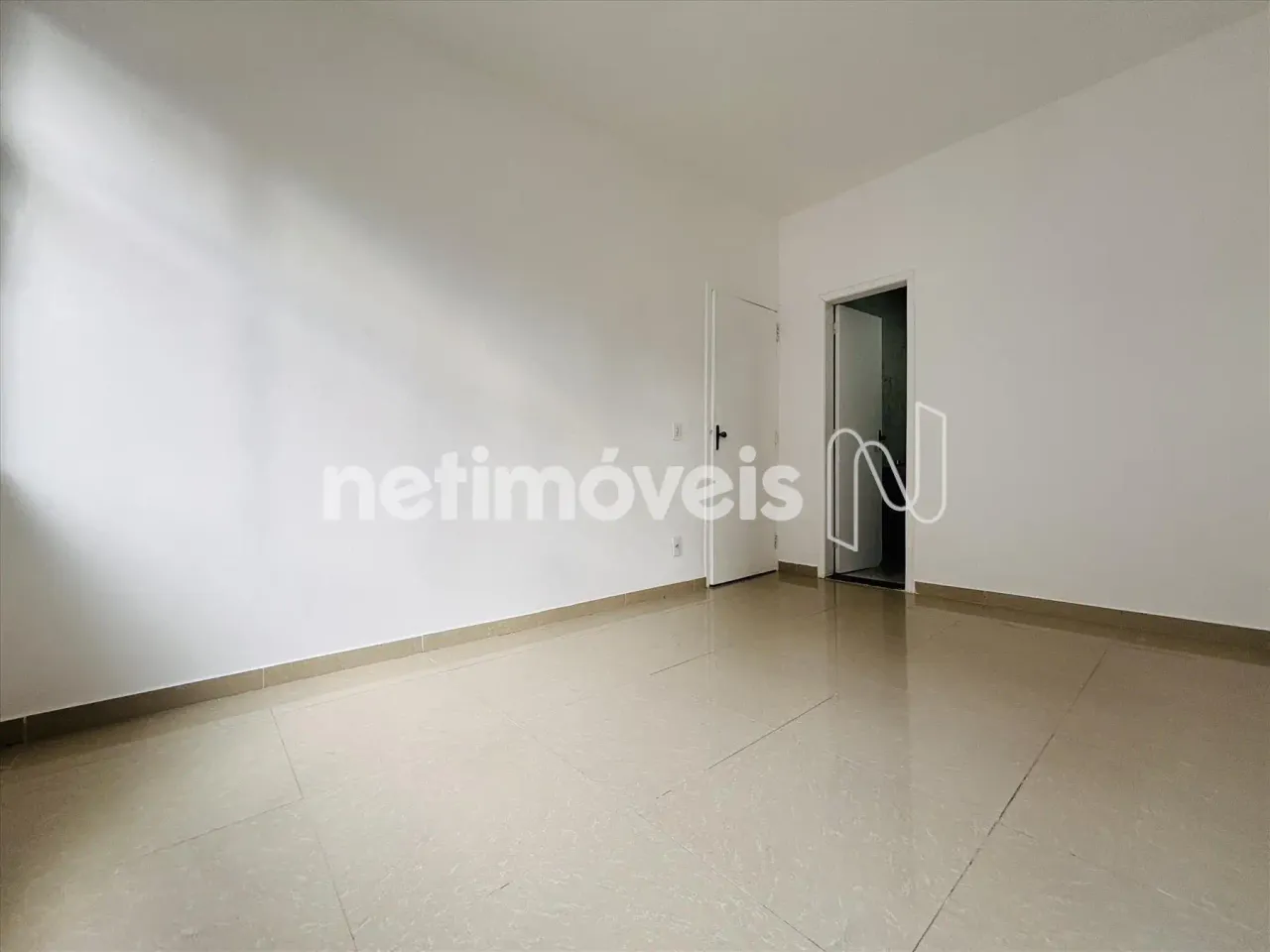 Apartamento com 2 quartos, cozinha separada e 1 banheiro — photo 13