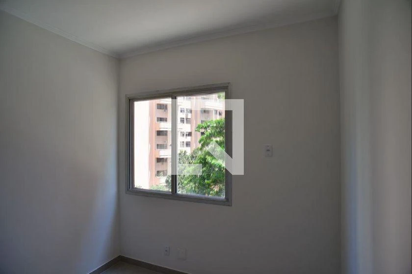 2-bedroom apartment in a building with a gym — photo 11