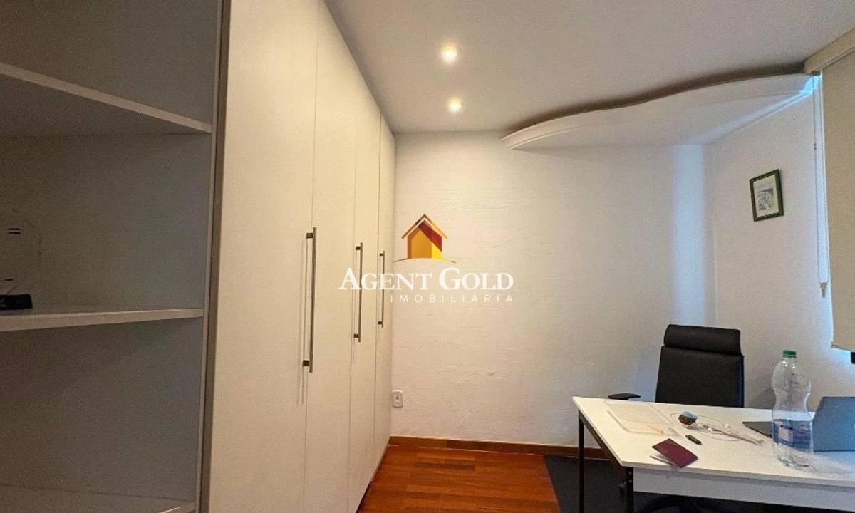 4-bedroom apartment in a building with a sauna — photo 24
