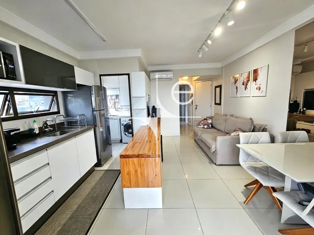 Apartment on the 4th floor with a glass-enclosed balcony — photo 4