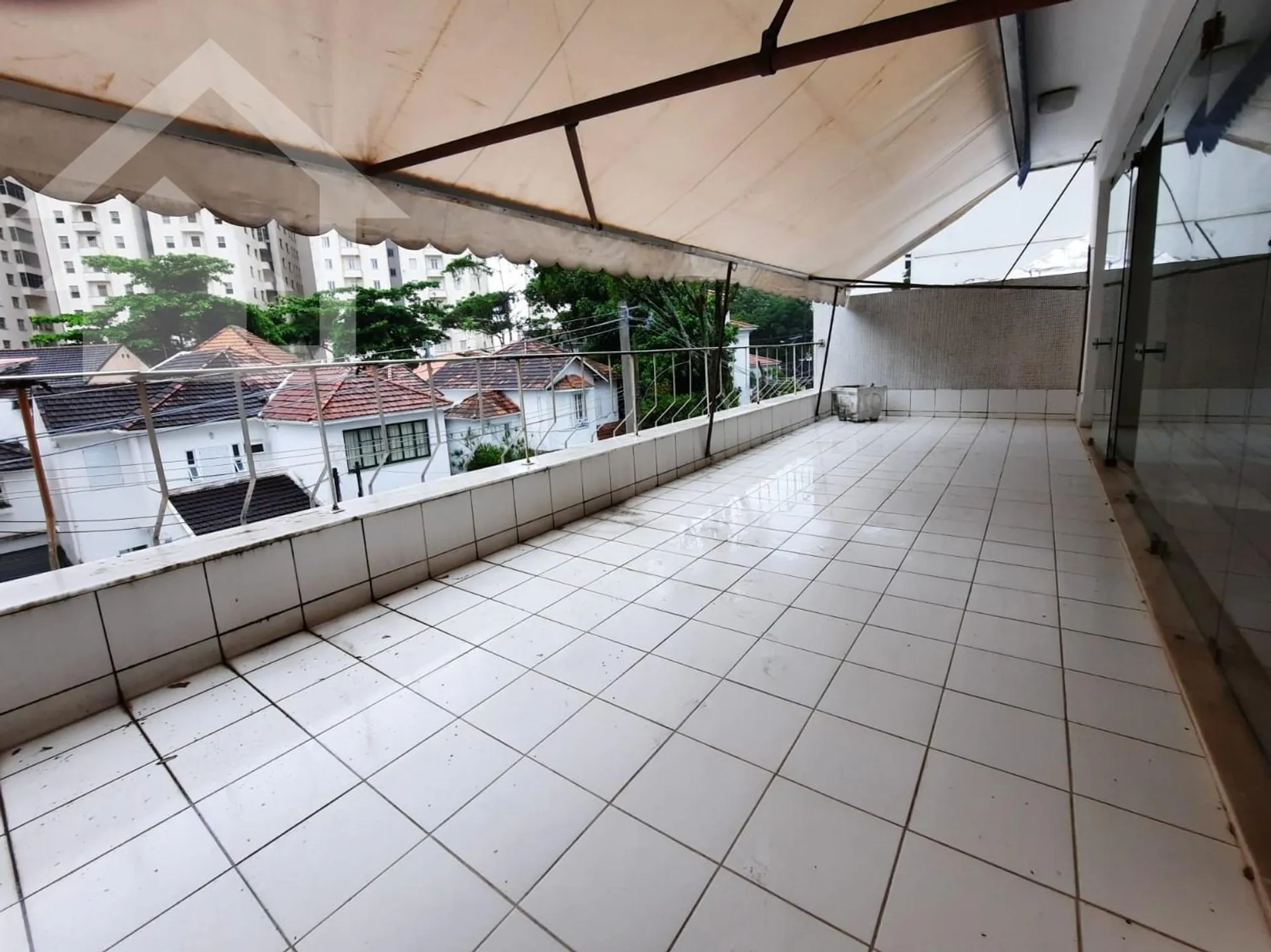525 m² apartment with a home office and a bathtub — photo 15