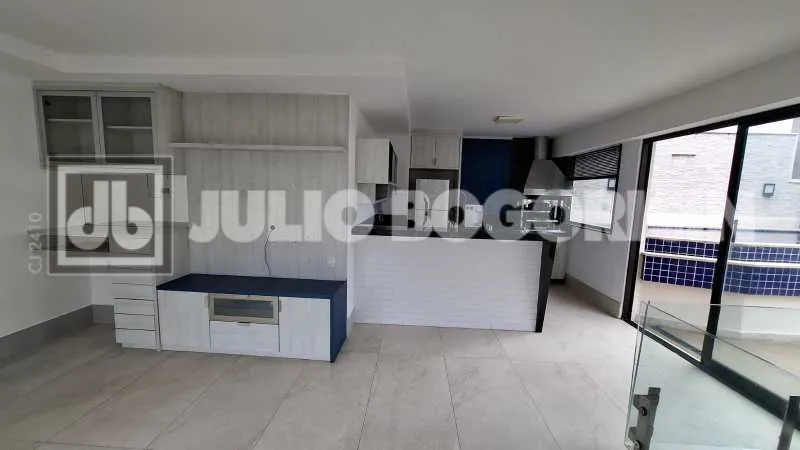4-bedroom apartment with floor-to-ceiling windows — photo 20