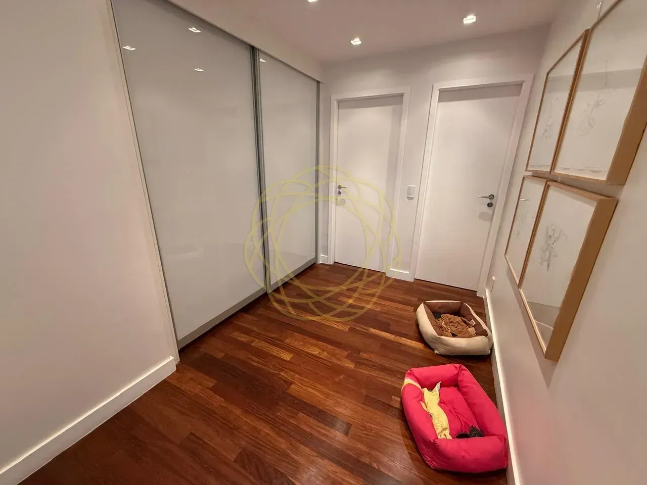 Penthouse-style apartment with 4 bedrooms and 5 baths — photo 24