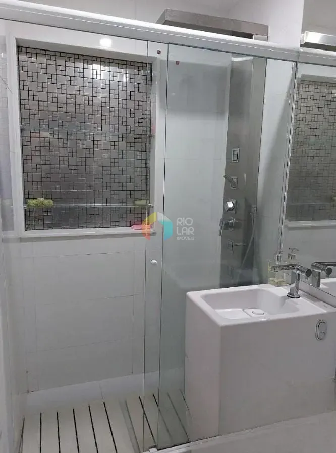 Furnished apartment with 4 bedrooms and 4 bathrooms — photo 25