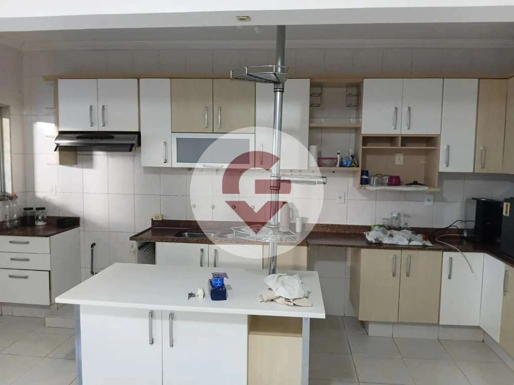 4-bedroom house with 360 m² and a private outdoor area — photo 7