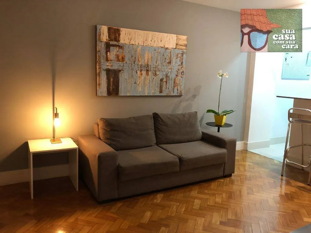 Wood or laminate floors in a one-bedroom apartment, 50 m² — photo 12