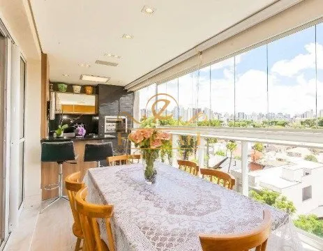 Apartment with 3 en-suite bedrooms and glass balcony — photo 8