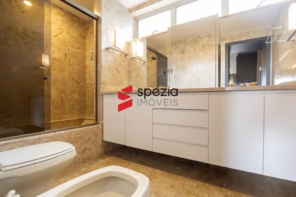 332 m² apartment with 2 bedrooms and 5 bathrooms — photo 29
