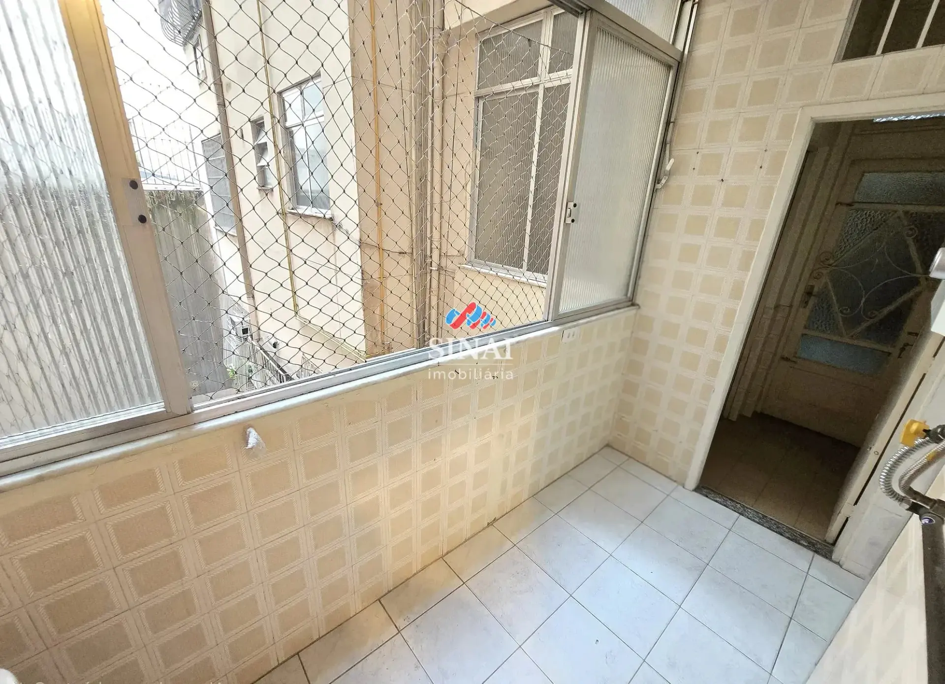 2-bedroom apartment with wood or laminate floors — photo 16
