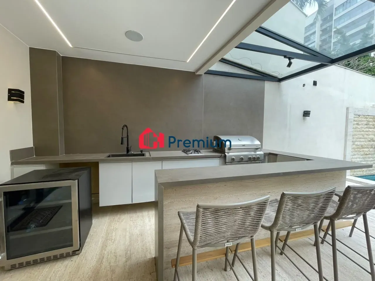 Furnished house with 3 bedrooms and open-plan kitchen — photo 12