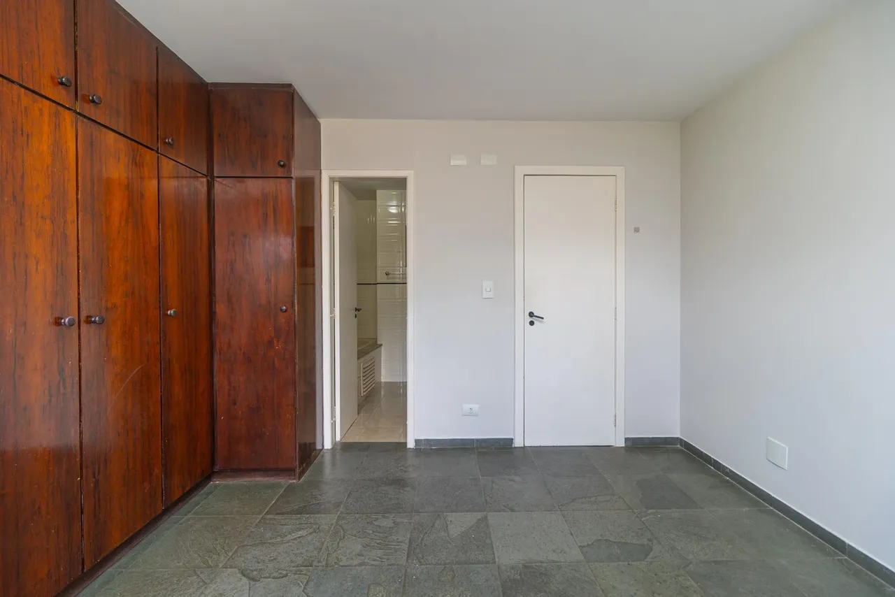 4-bedroom house with 4 bathrooms and 1 parking spot — photo 13