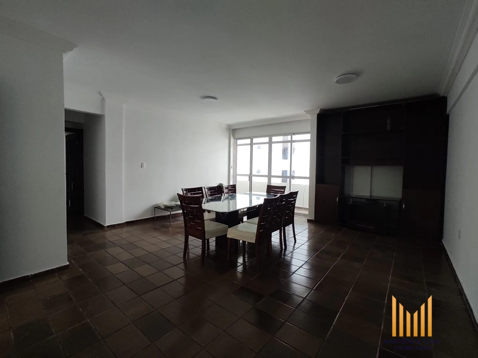 135 m² apartment with 3 bedrooms and a balcony — photo 3