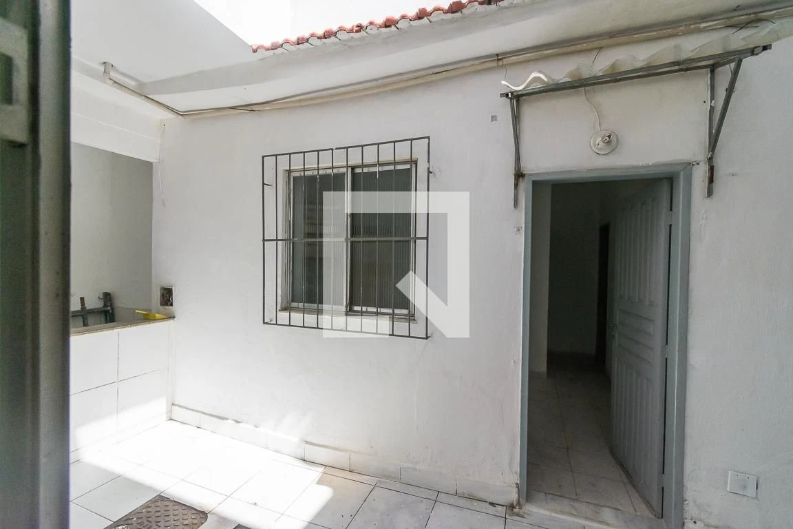 Unfurnished house with no parking, 1 bedroom and 1 bath