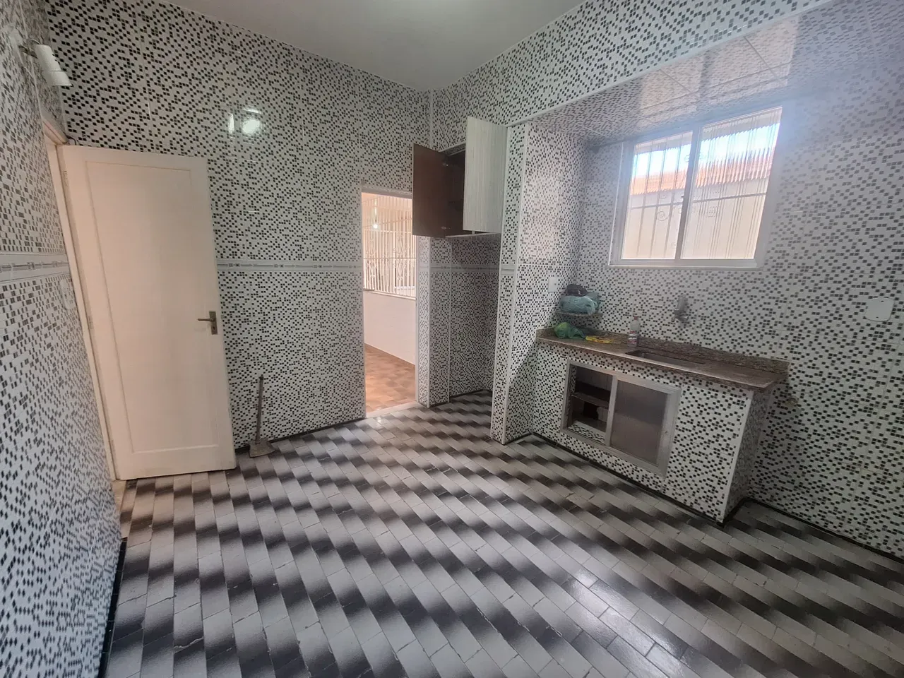 Unfurnished rental apartment with 2 bedrooms and 2 baths — photo 26