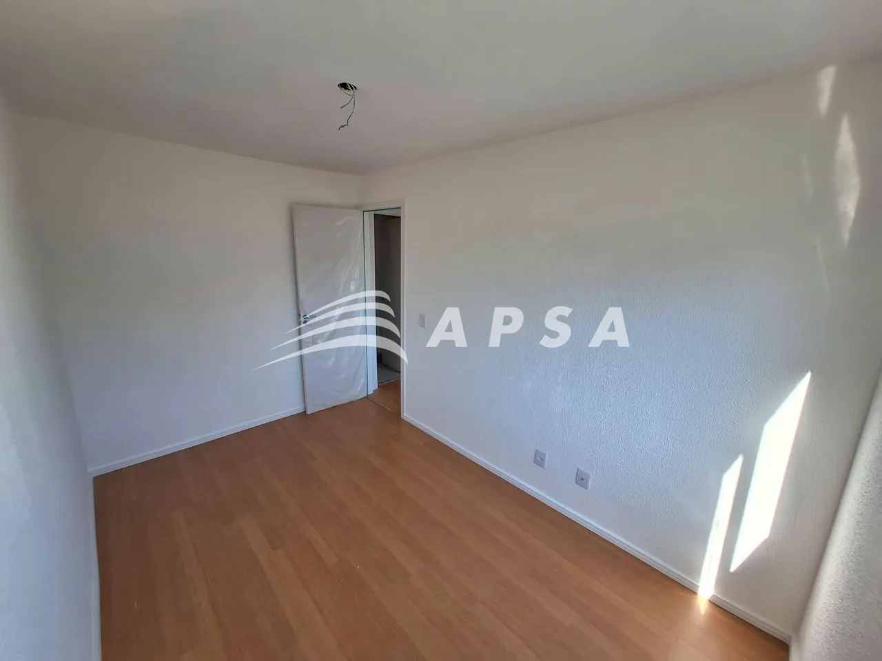 Apartamento sem mobília com 2 quartos e varanda — photo 15