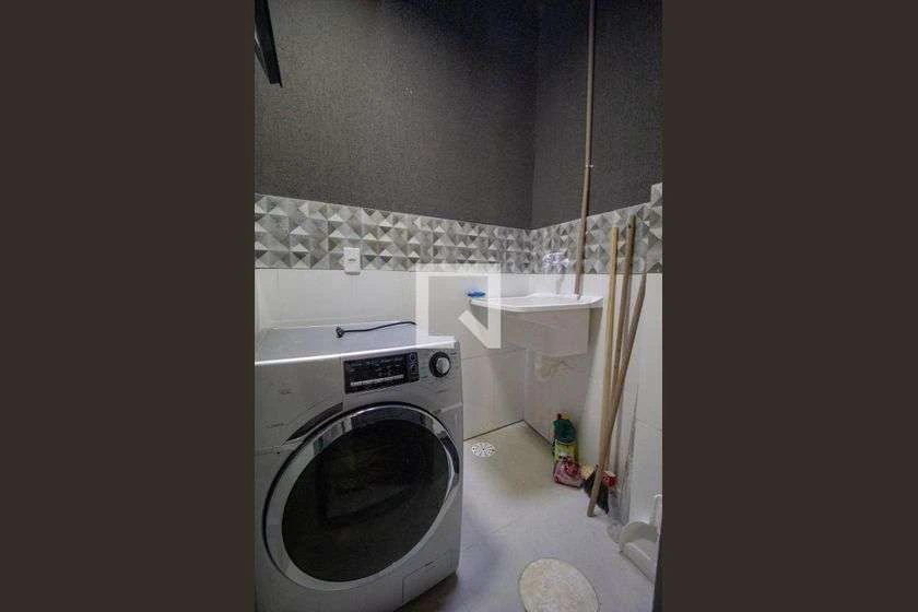 Furnished house with 2 en-suite bedrooms and gas kitchen — photo 35