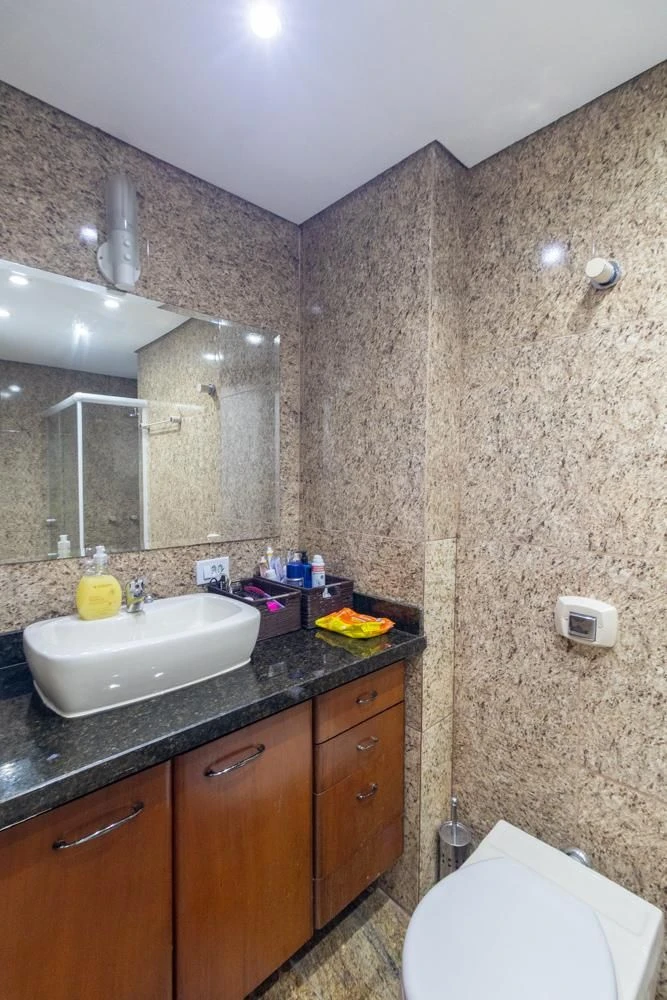 3-bedroom apartment with a washing machine — photo 25