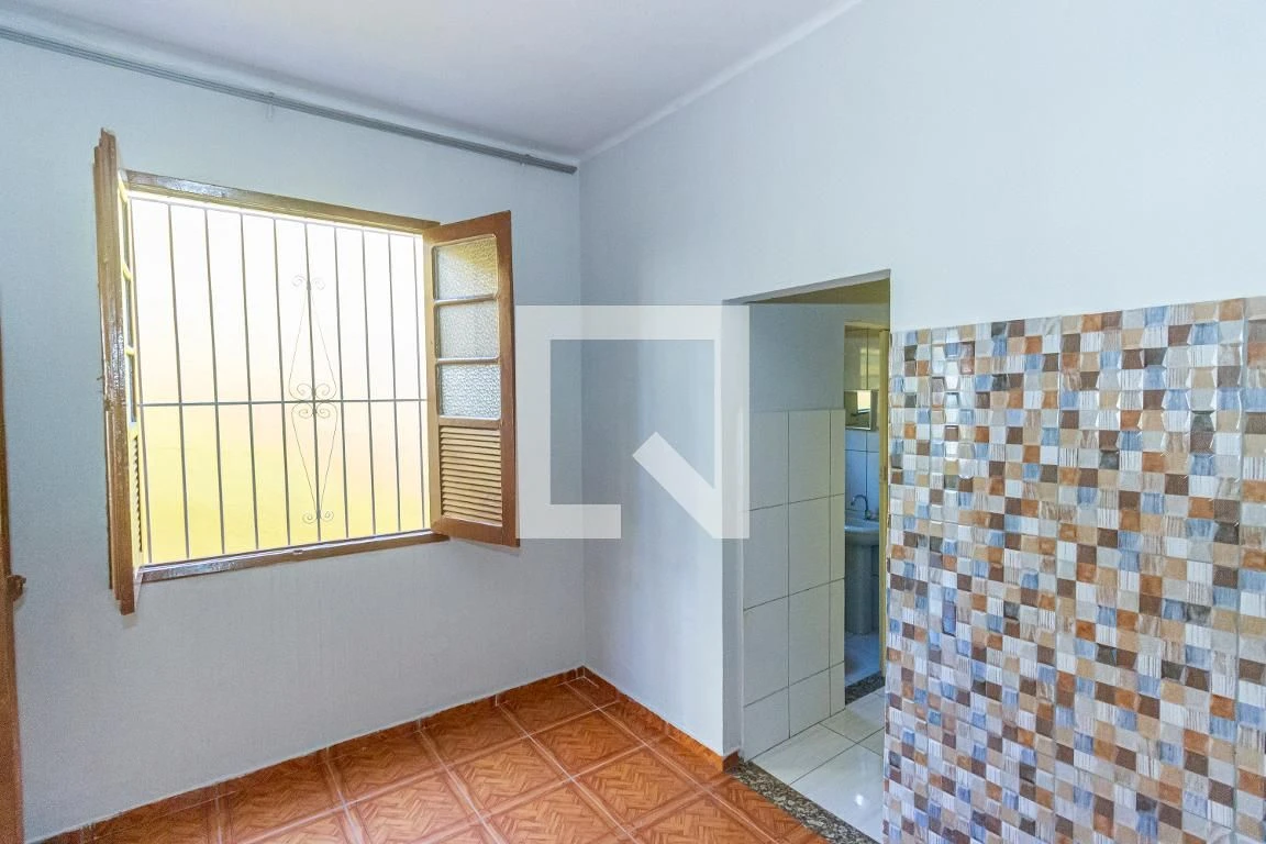 Unfurnished house with 2 bedrooms and private garden — photo 13