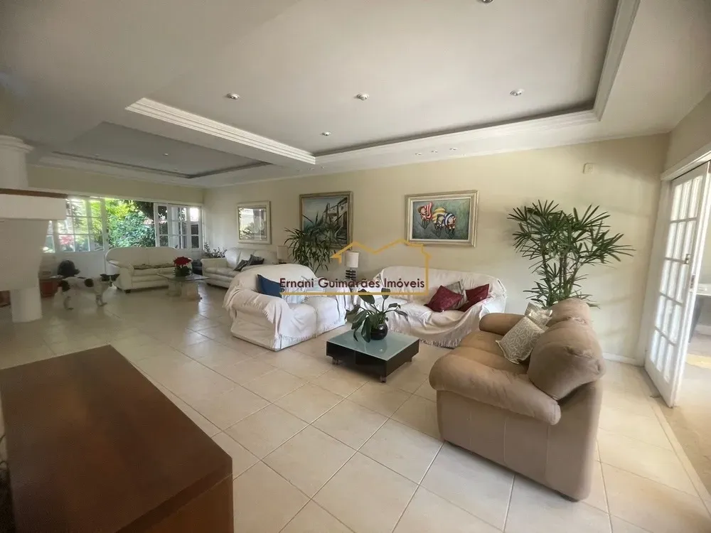 Casa com 5 quartos e 5 banheiros, 4 vagas e varanda — photo 30